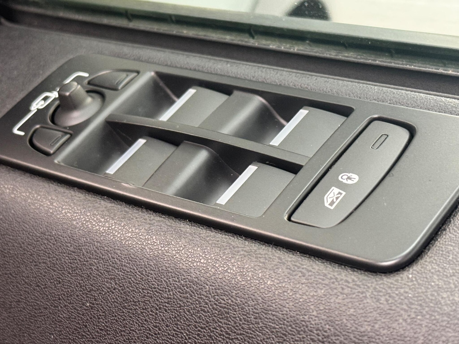 Used Land Rover Discovery Sport 2018 for sale - 78072503: Photo 24