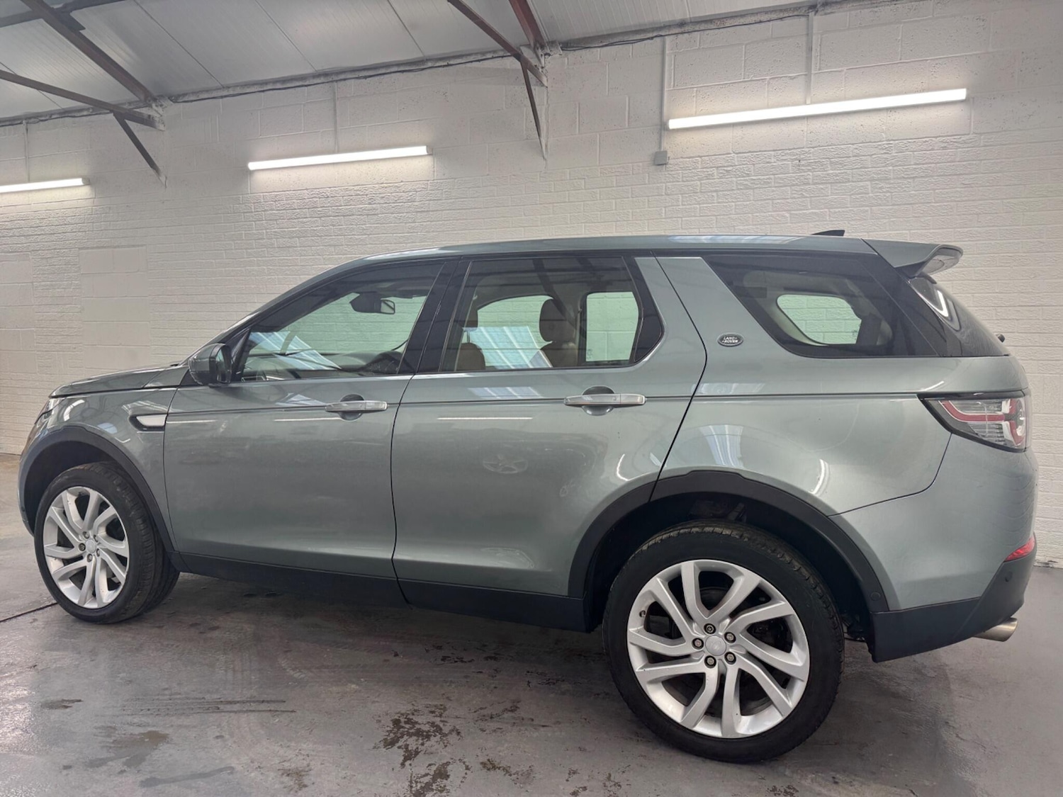 Used Land Rover Discovery Sport 2018 for sale - 78072503: Photo 4