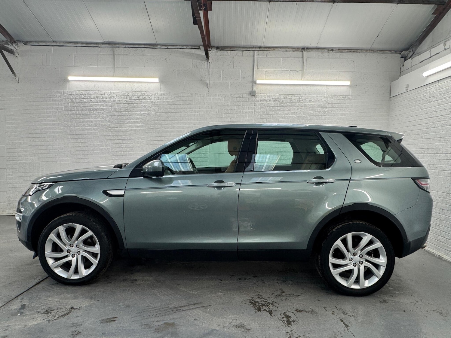 Used Land Rover Discovery Sport 2018 for sale - 78072503: Photo 6
