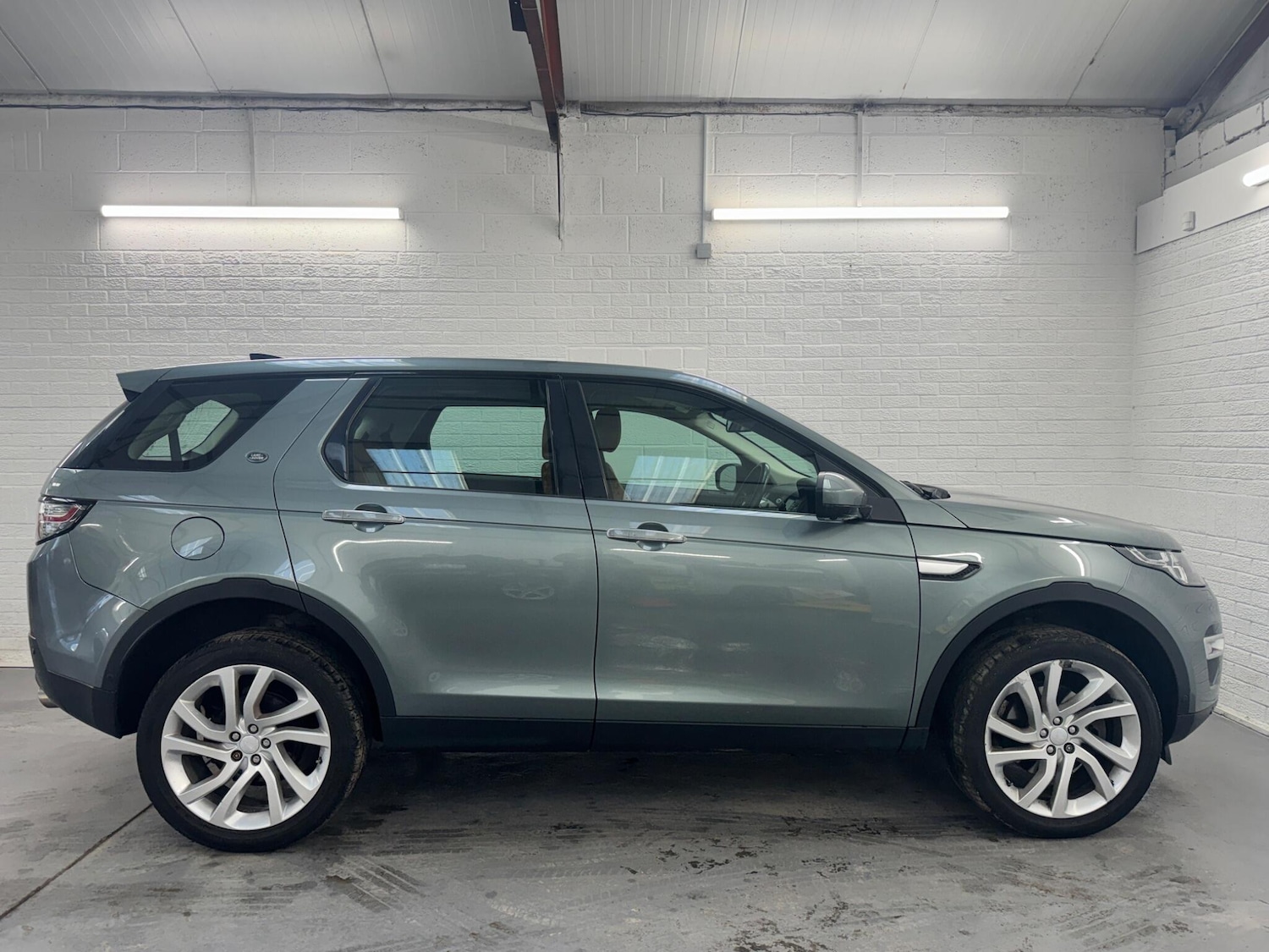 Used Land Rover Discovery Sport 2018 for sale - 78072503: Photo 9