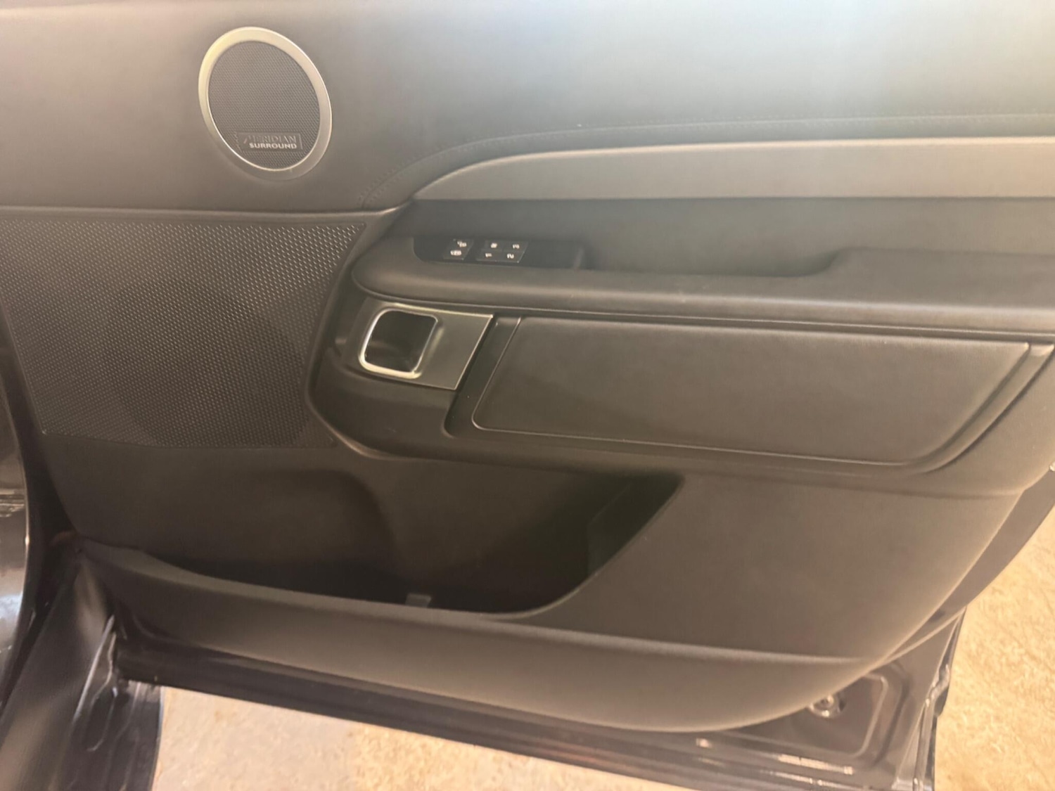 Used Land Rover Discovery 2019 for sale - 76644824: Photo 22