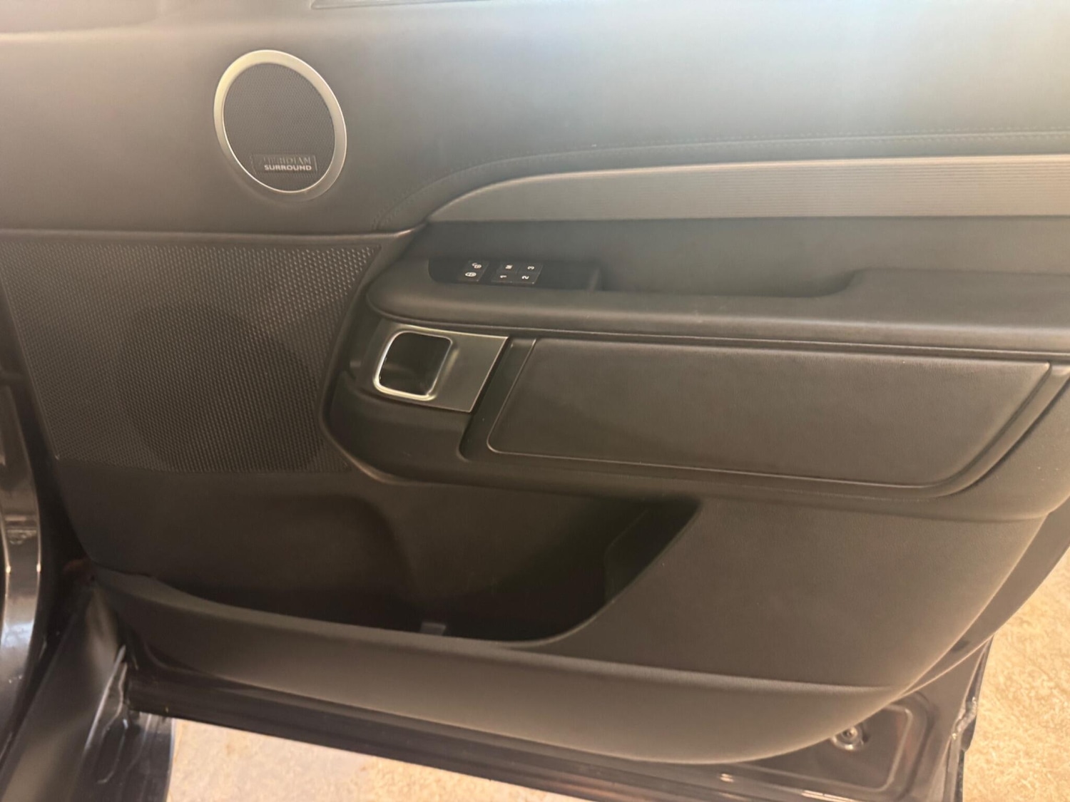 Used Land Rover Discovery 2019 for sale - 76644824: Photo 23