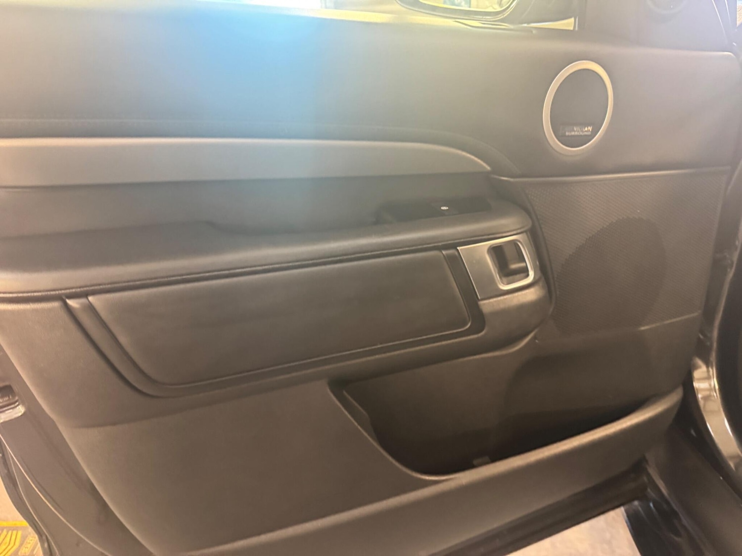 Used Land Rover Discovery 2019 for sale - 76644824: Photo 24