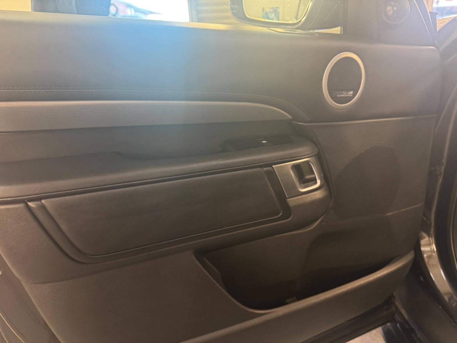 Used Land Rover Discovery 2019 for sale - 76644824: Photo 25