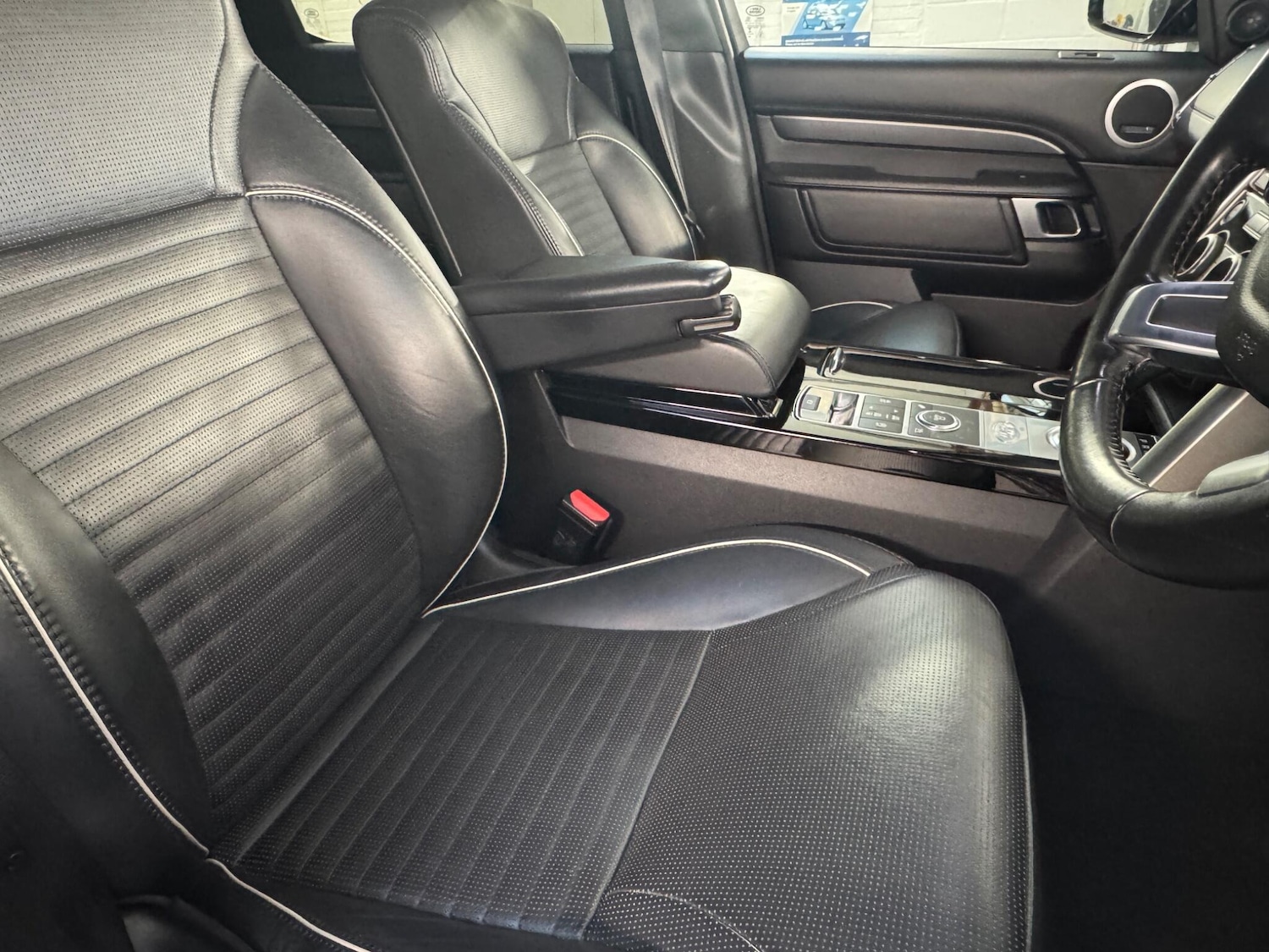 Used Land Rover Discovery 2019 for sale - 76644824: Photo 3