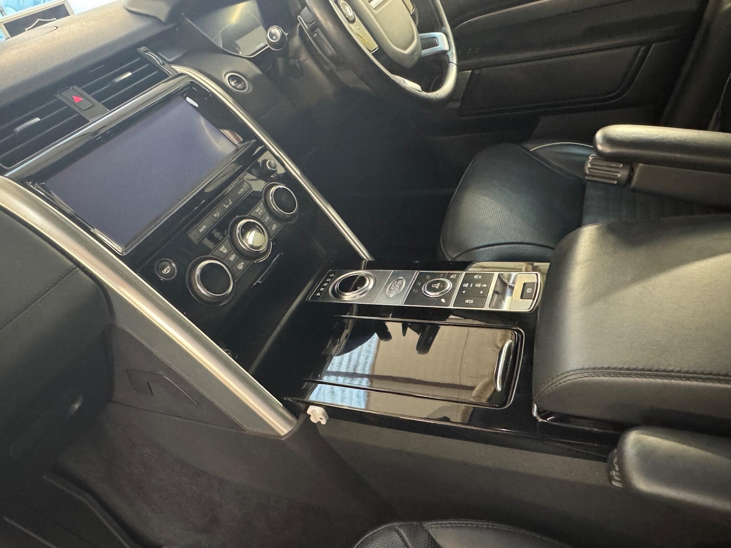 Used Land Rover Discovery 2019 for sale - 76644824: Photo 30