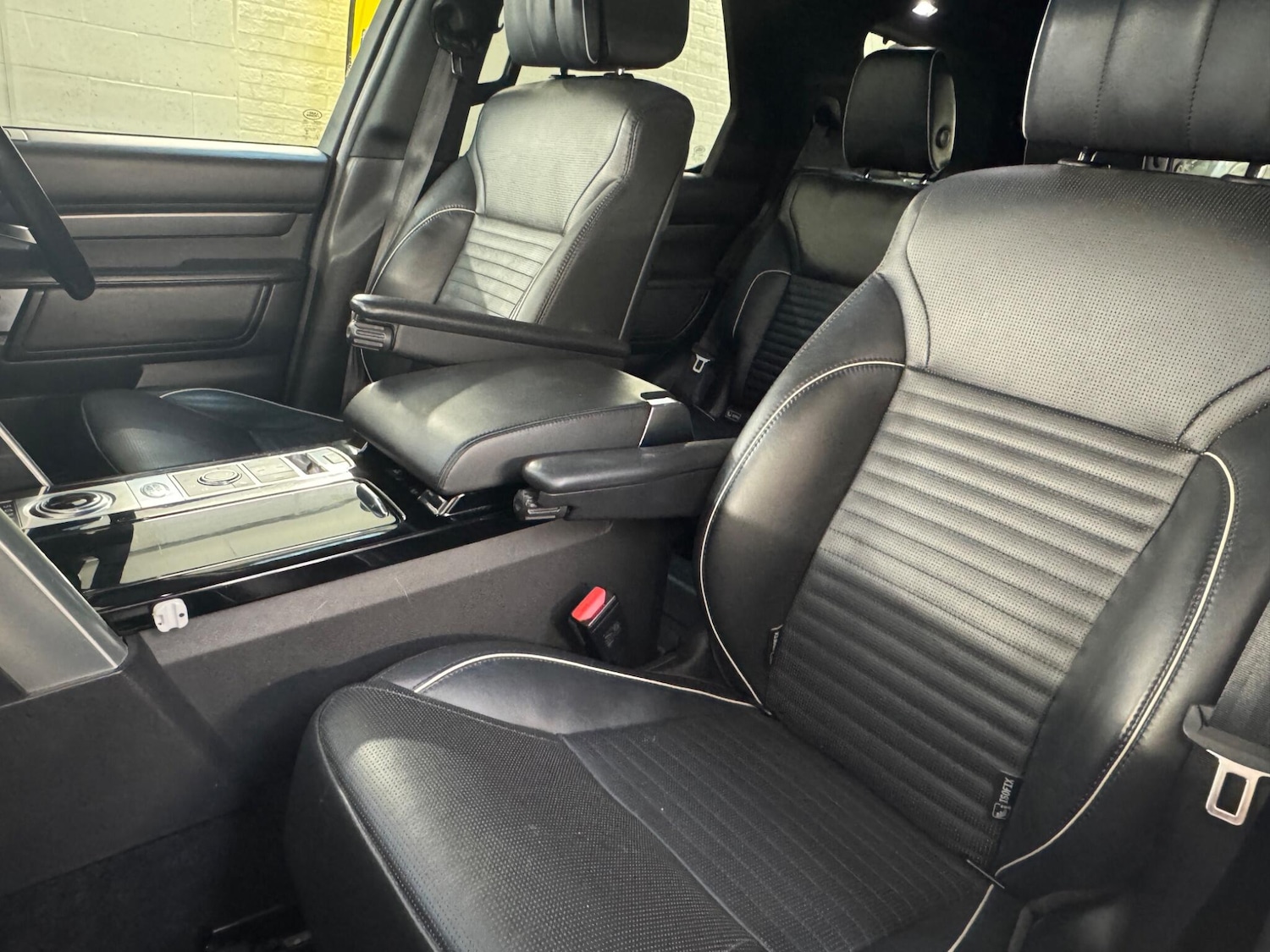 Used Land Rover Discovery 2019 for sale - 76644824: Photo 31