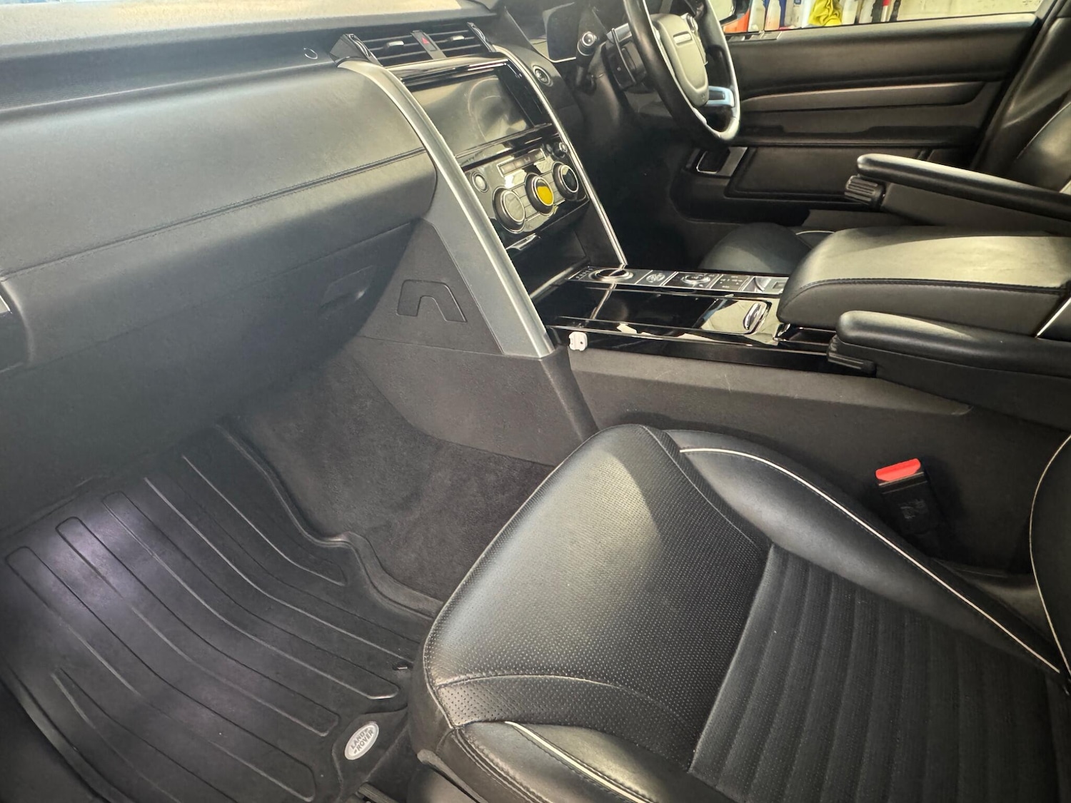 Used Land Rover Discovery 2019 for sale - 76644824: Photo 32