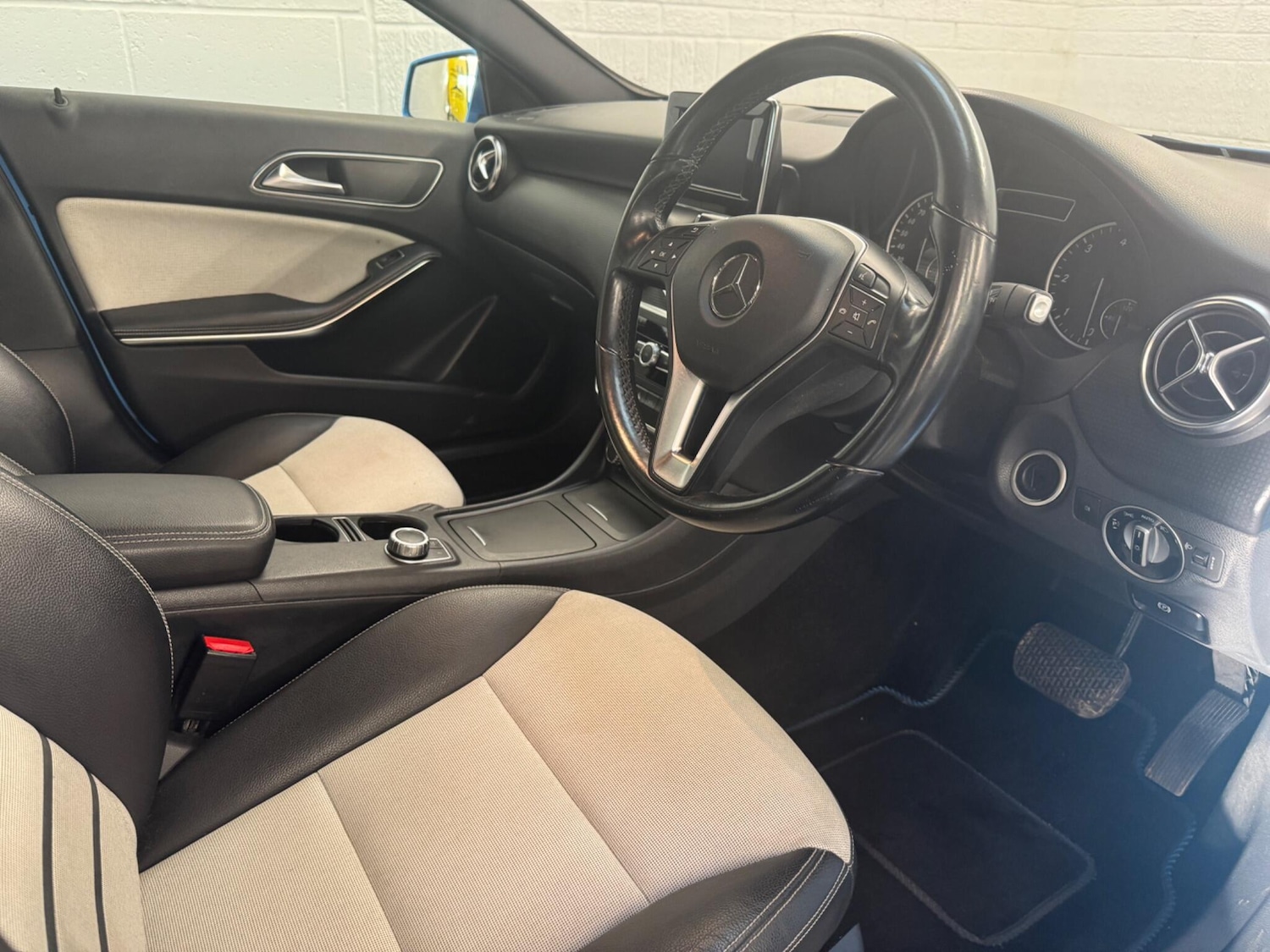 Used Mercedes-Benz A-Class for sale - 76996827: Photo 42