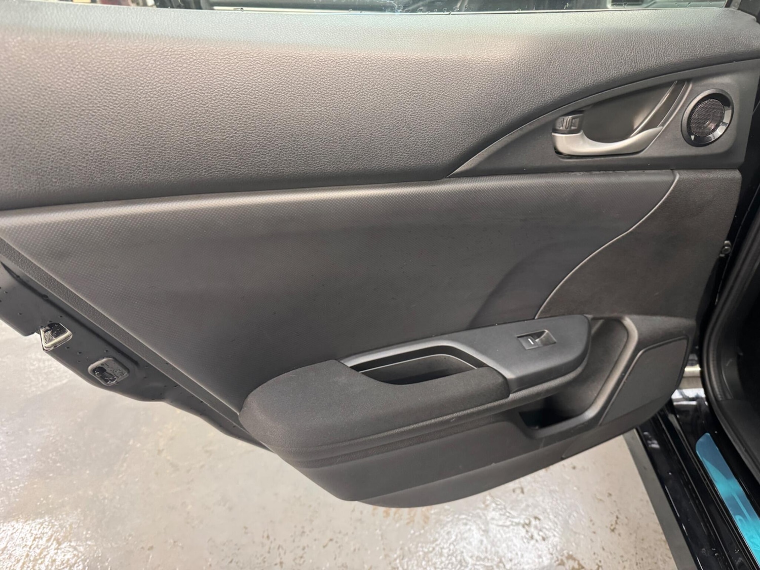 Used Honda Civic 2018 for sale - 76913269: Photo 11