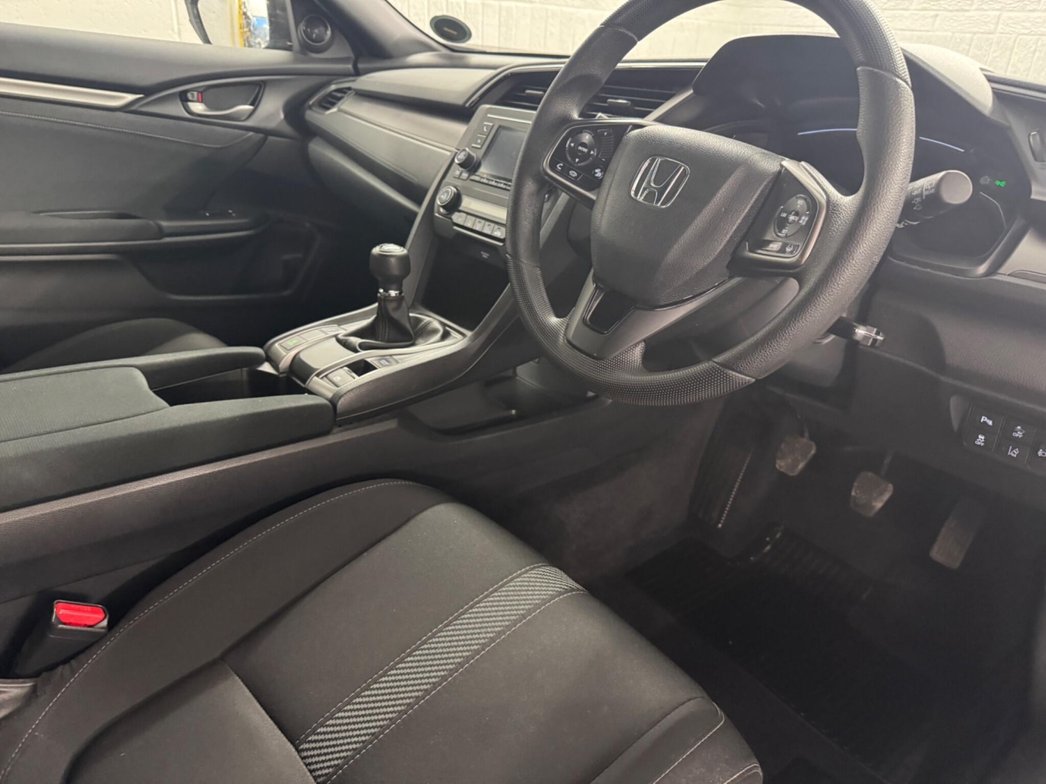 Used Honda Civic 2018 for sale - 76913269: Photo 29