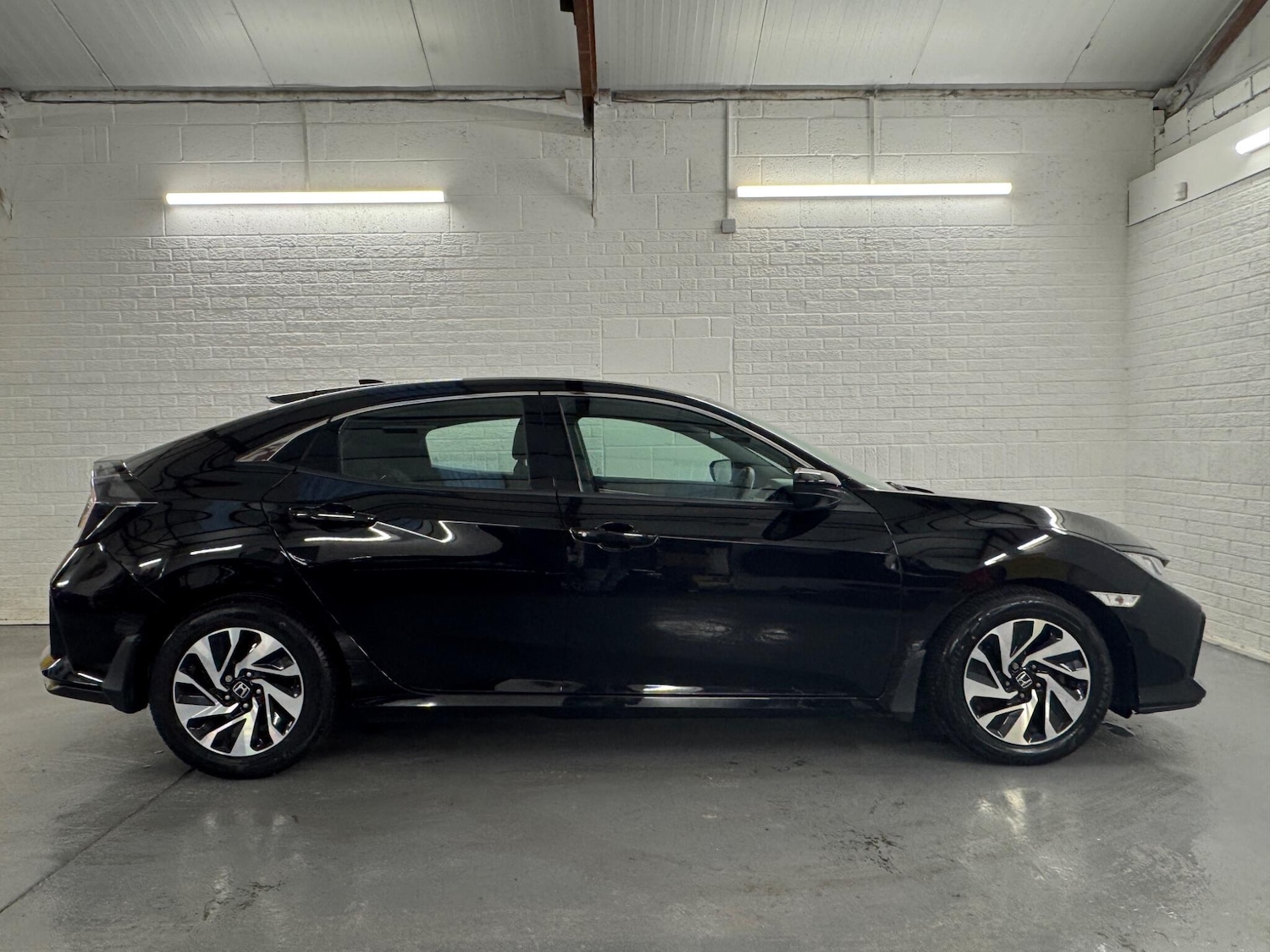 Used Honda Civic 2018 for sale - 76913269: Photo 36