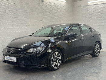 Used Honda Civic 2018 for sale - 76913269: Photo