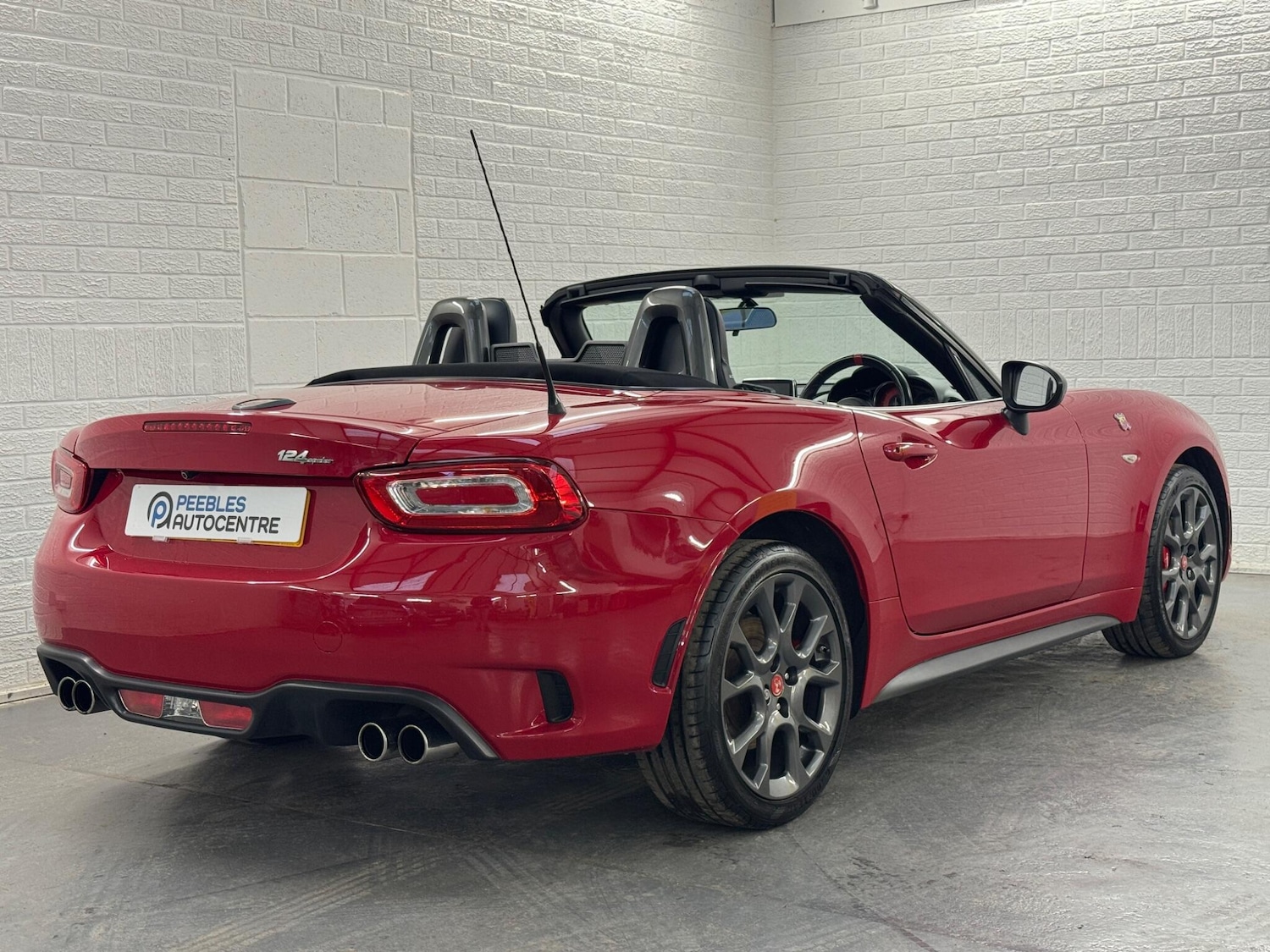 Used Abarth 124 Spider 2018 for sale - 76997367: Photo 17