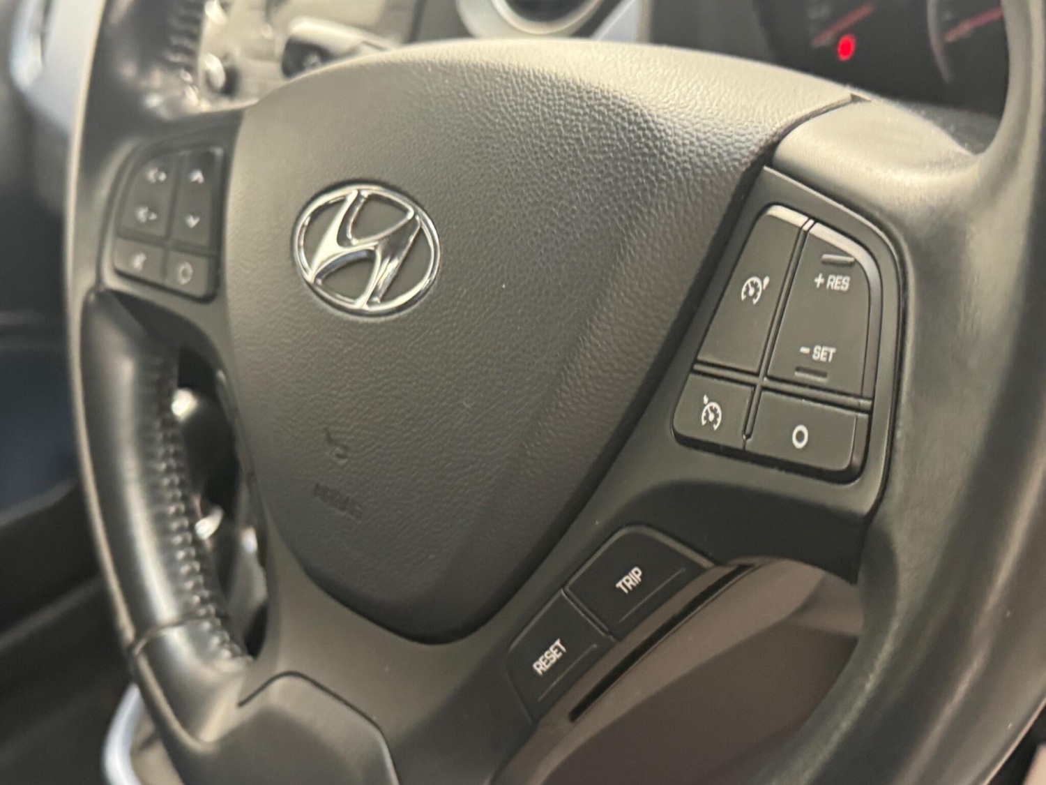 Used Hyundai i10 2015 for sale - 77376099: Photo 24