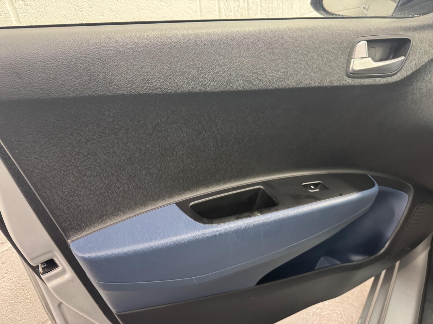 Used Hyundai i10 2015 for sale - 77376099: Photo 27