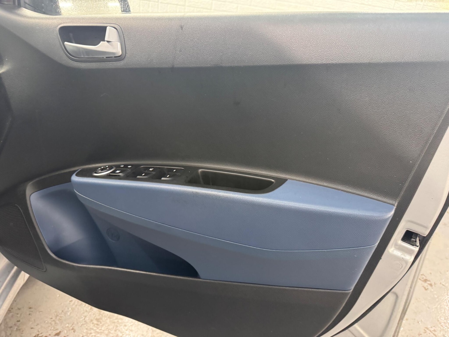 Used Hyundai i10 2015 for sale - 77376099: Photo 28