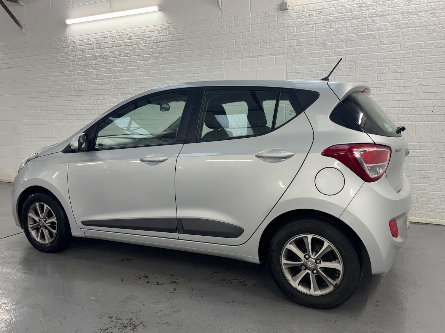Used Hyundai i10 2015 for sale - 77376099: Photo 3