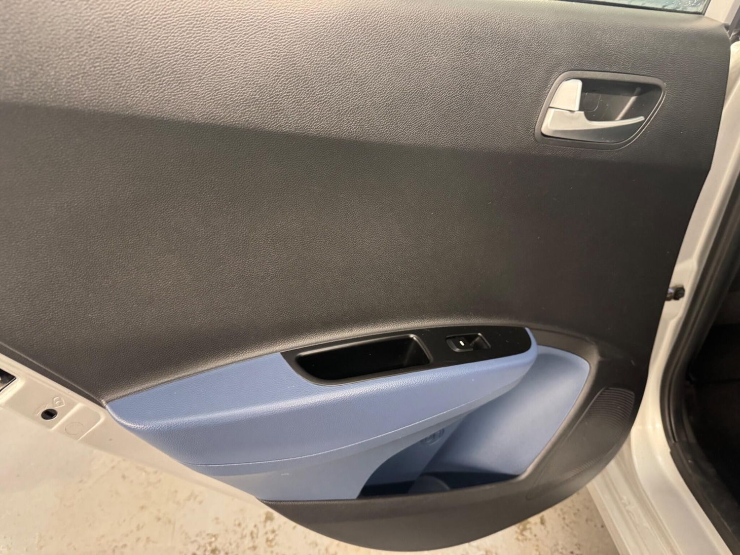 Used Hyundai i10 2015 for sale - 77376099: Photo 30