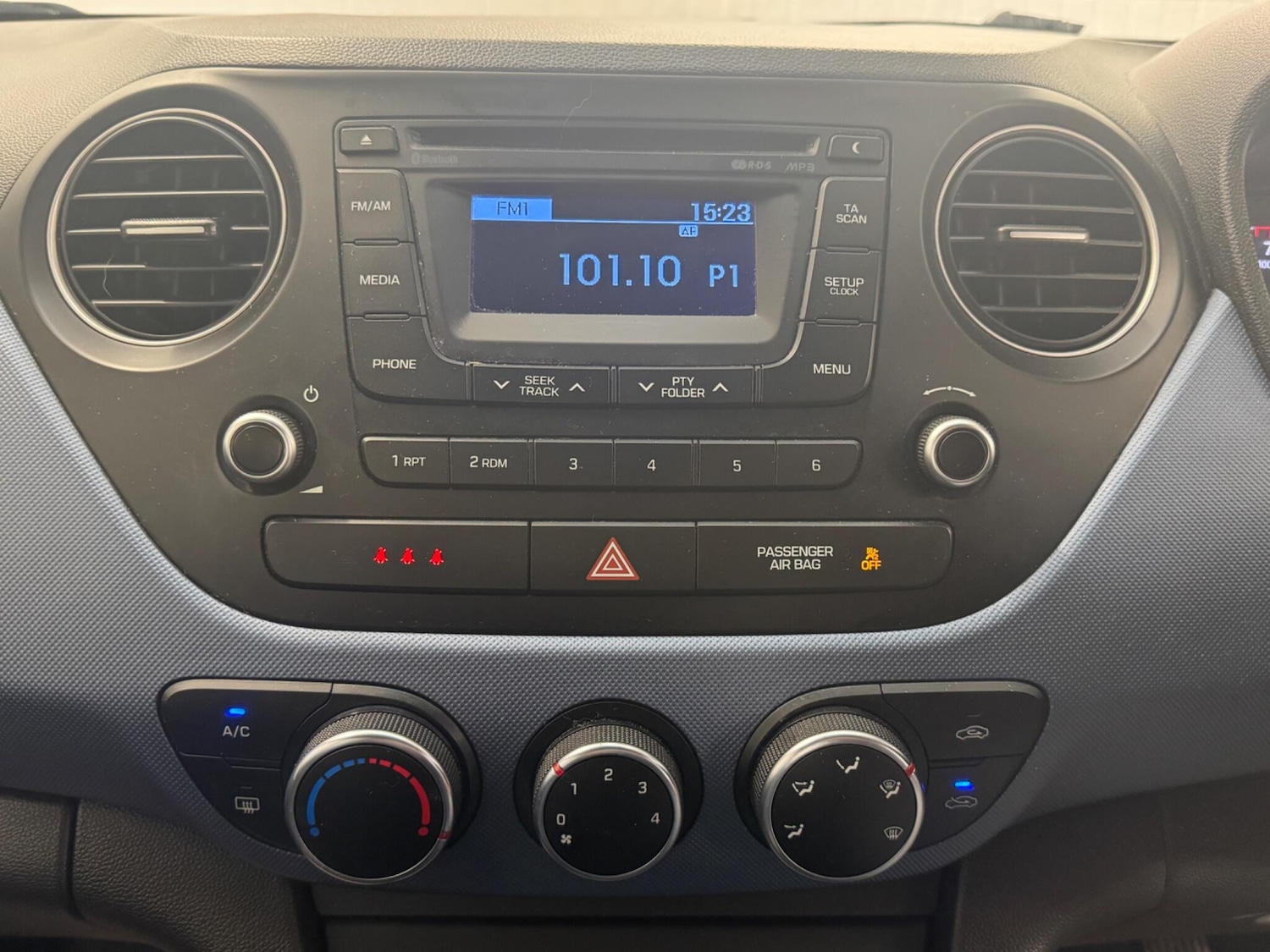 Used Hyundai i10 2015 for sale - 77376099: Photo 31