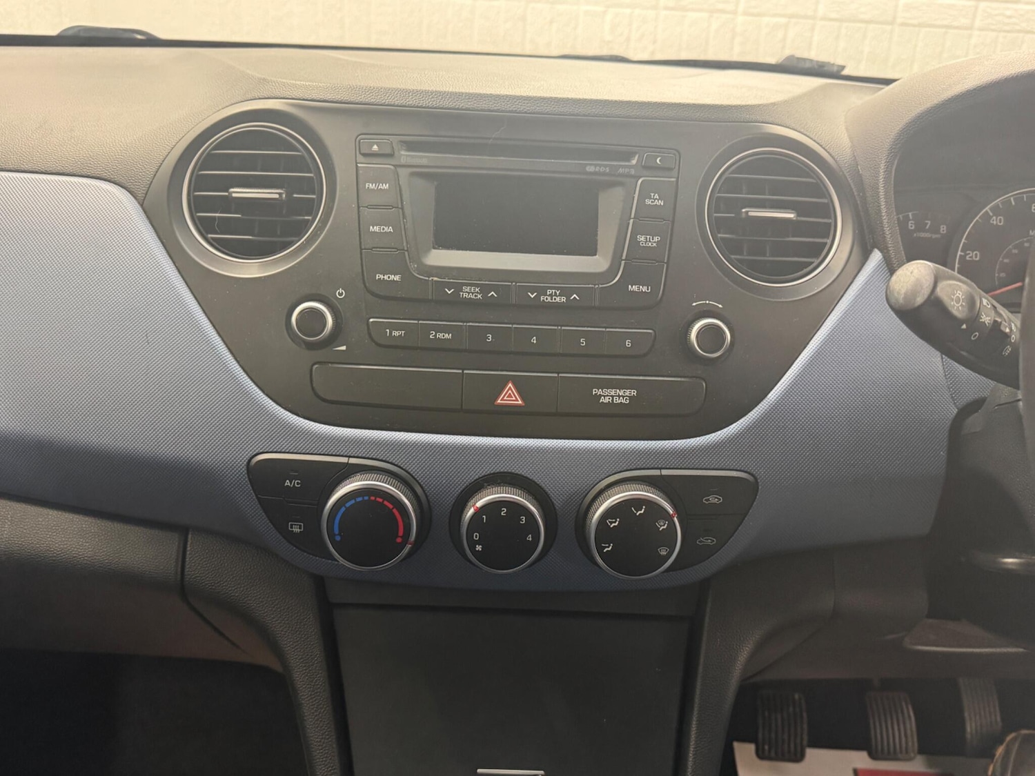 Used Hyundai i10 2015 for sale - 77376099: Photo 32