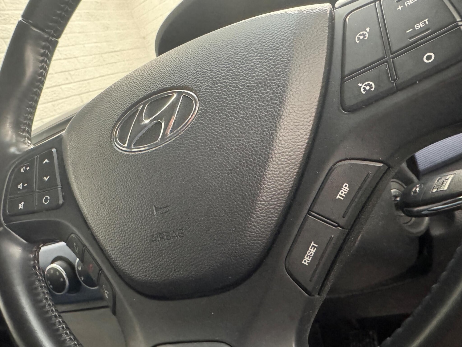 Used Hyundai i10 2015 for sale - 77376099: Photo 33