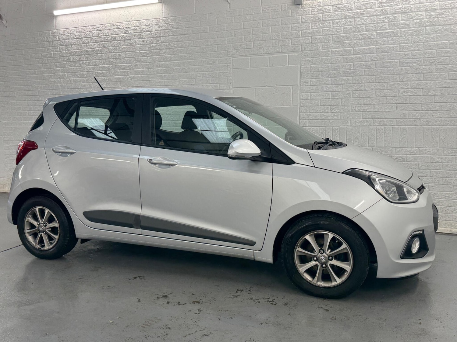 Used Hyundai i10 2015 for sale - 77376099: Photo 9