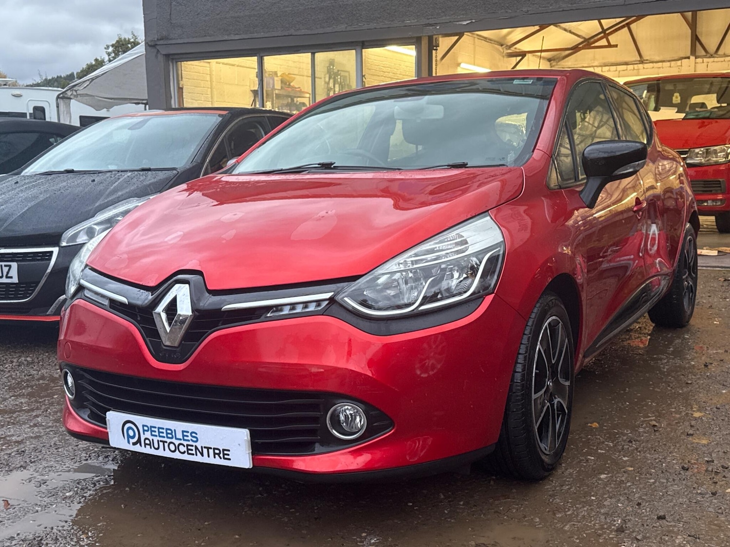 Used Renault Clio for sale - 76485710: Photo 2