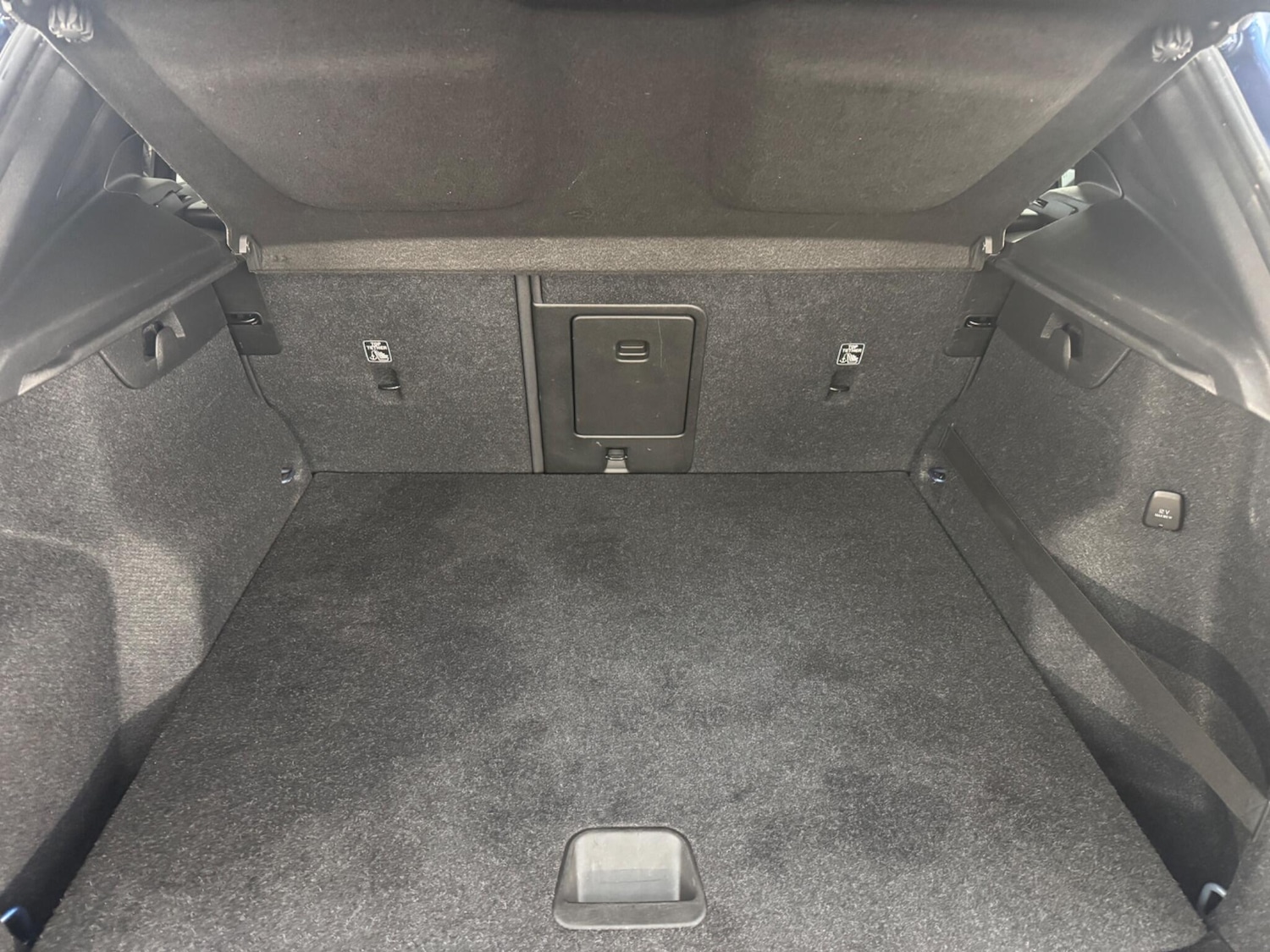 Used Volvo XC40 2020 for sale - 76913789: Photo 30