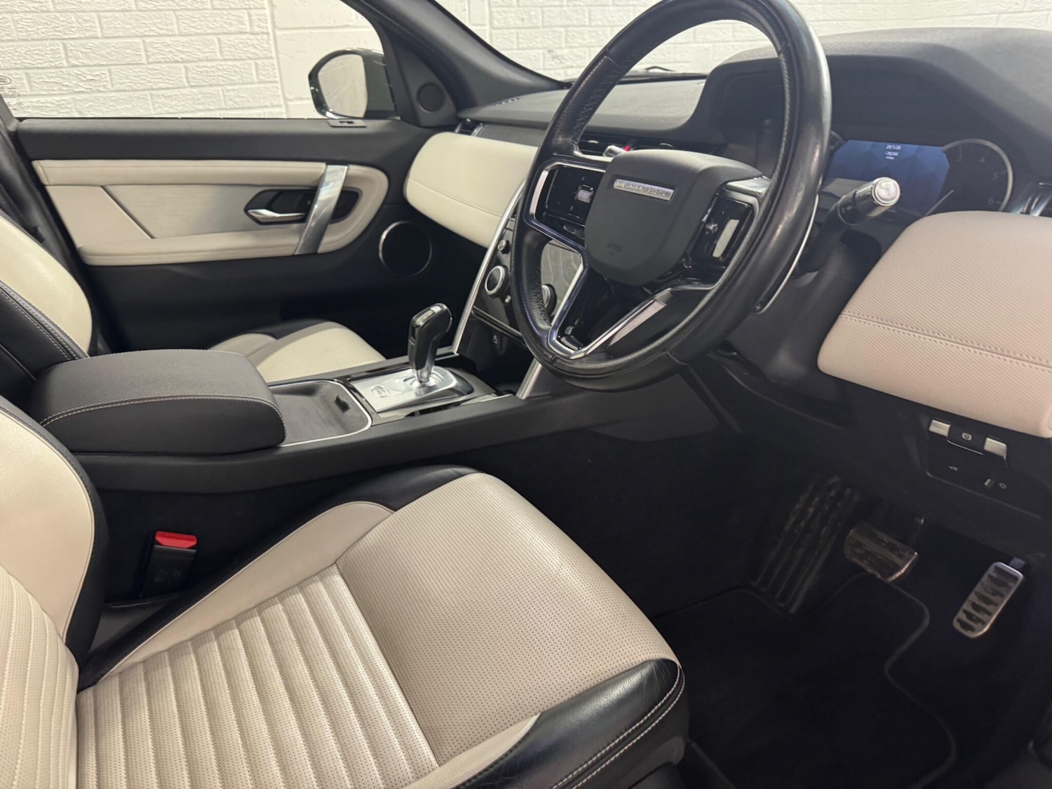 Used Land Rover Discovery Sport for sale - 77267774: Photo 17