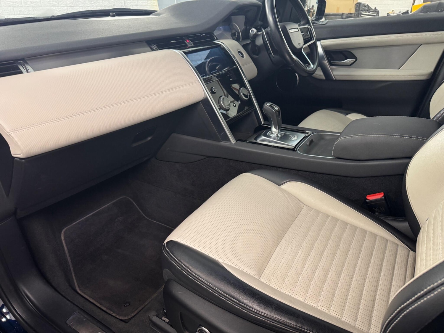 Used Land Rover Discovery Sport for sale - 77267774: Photo 54