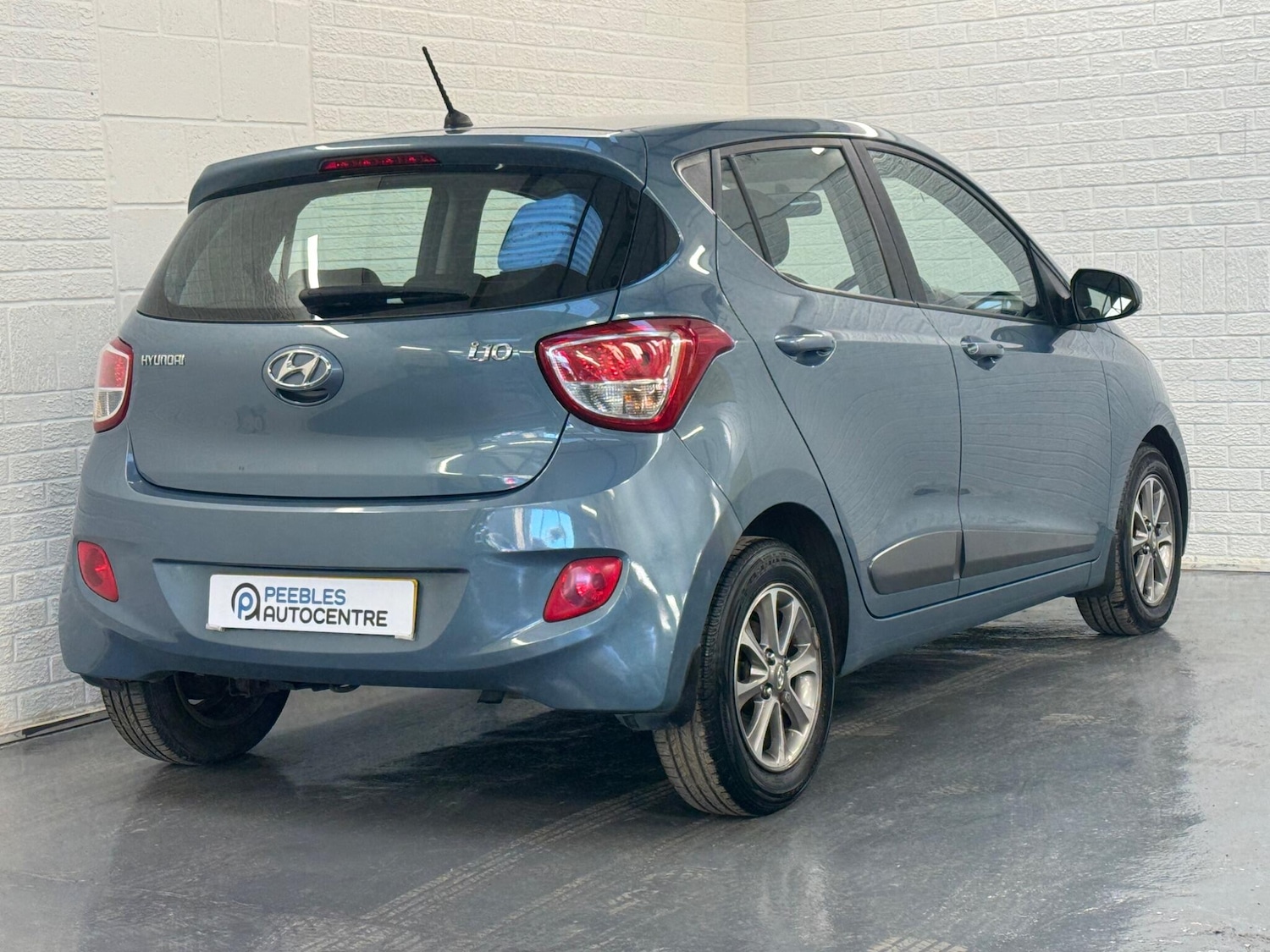 Used Hyundai i10 2017 for sale - 76714530: Photo 10