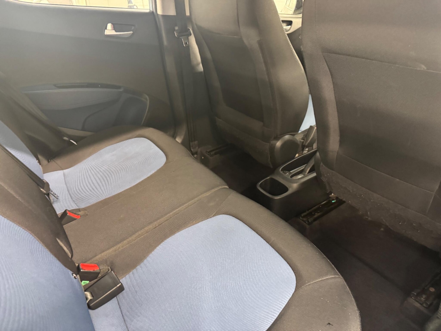 Used Hyundai i10 2017 for sale - 76714530: Photo 21