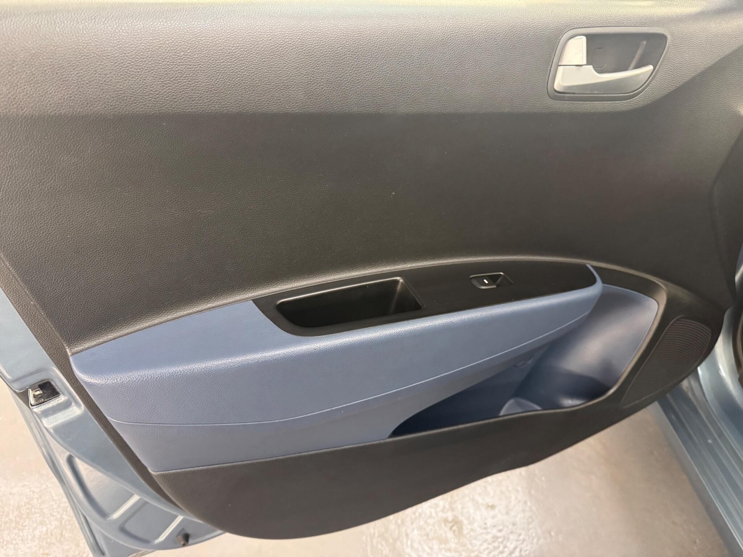 Used Hyundai i10 2017 for sale - 76714530: Photo 32