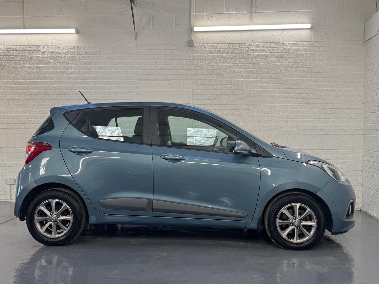 Used Hyundai i10 2017 for sale - 76714530: Photo 9