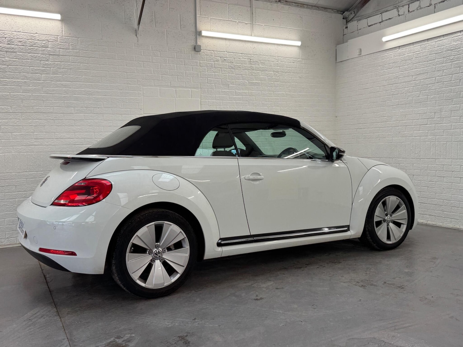Used Volkswagen Beetle 2015 for sale - 76988934: Photo 10