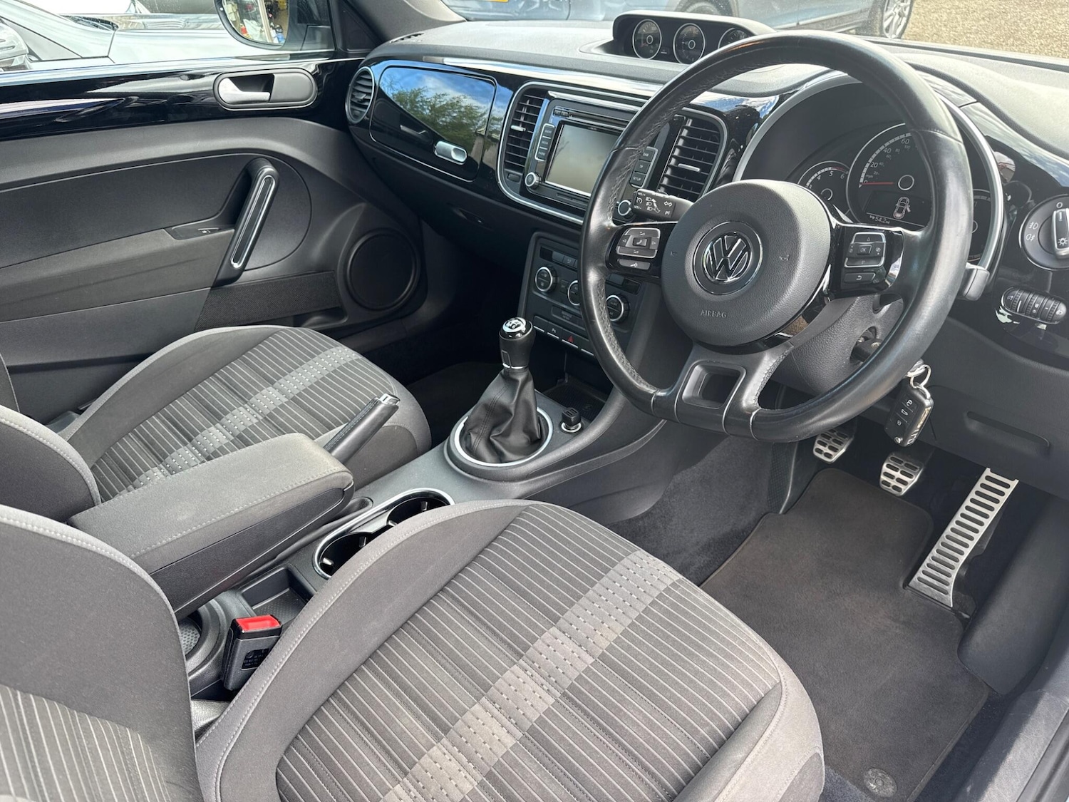 Used Volkswagen Beetle 2015 for sale - 76988934: Photo 15