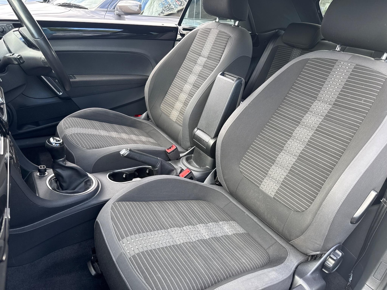 Used Volkswagen Beetle 2015 for sale - 76988934: Photo 28