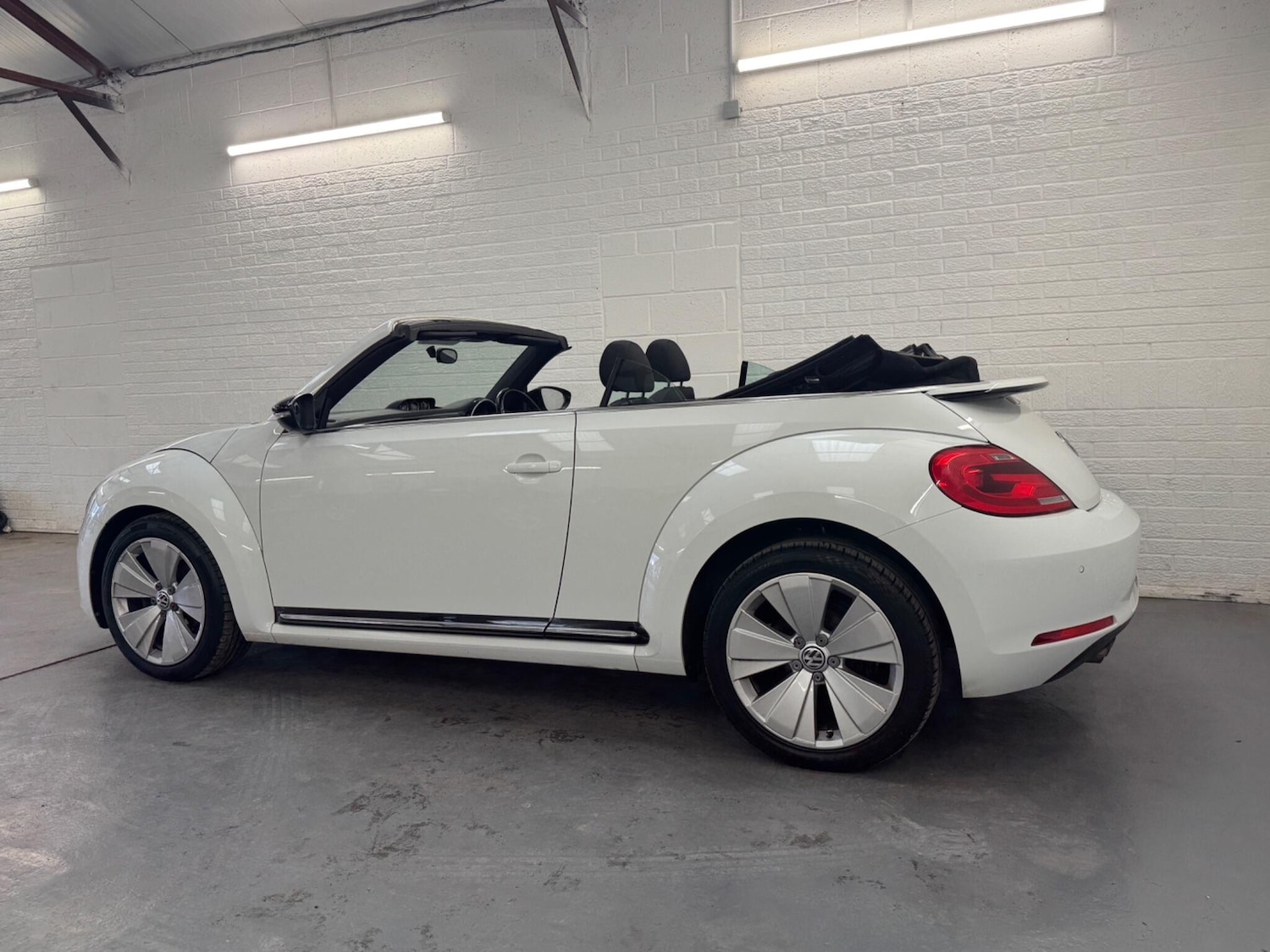 Used Volkswagen Beetle 2015 for sale - 76988934: Photo 30