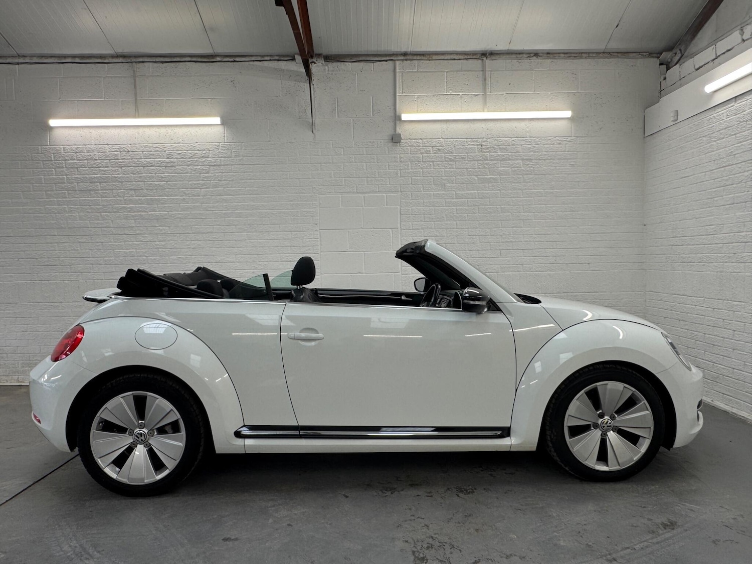 Used Volkswagen Beetle 2015 for sale - 76988934: Photo 7