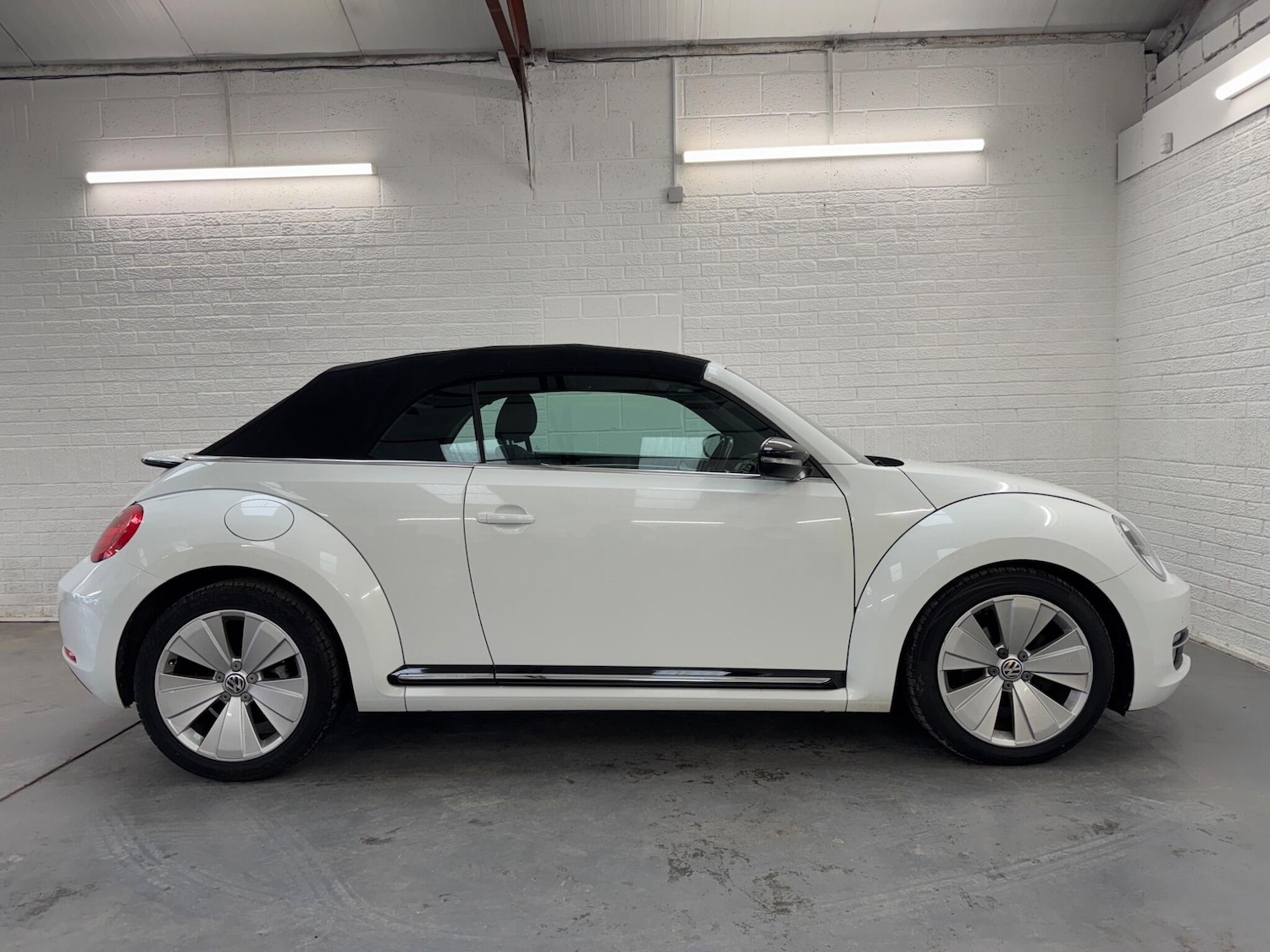 Used Volkswagen Beetle 2015 for sale - 76988934: Photo 9