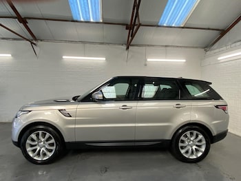 Used Land Rover Range Rover Sport 2017 for sale - 77550169: Photo
