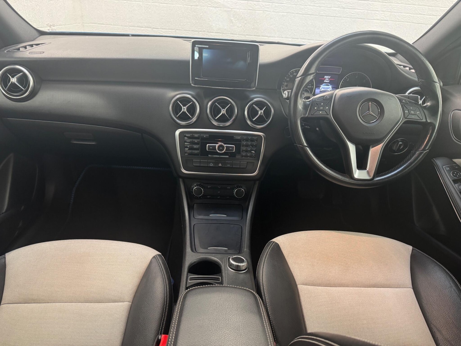 Used Mercedes-Benz A-Class 2014 for sale - 76408931: Photo 16