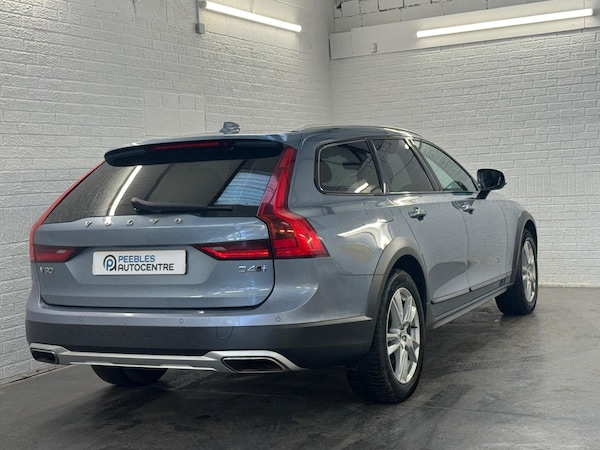 Used Volvo V90 Cross Country 2018 for sale - 75720317: Photo 10