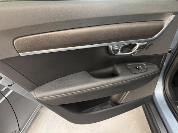 Used Volvo V90 Cross Country 2018 for sale - 75720317: Photo 11