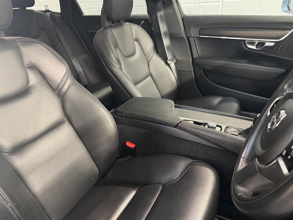 Used Volvo V90 Cross Country 2018 for sale - 75720317: Photo 16