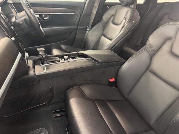 Used Volvo V90 Cross Country 2018 for sale - 75720317: Photo 18