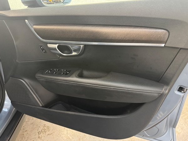 Used Volvo V90 Cross Country 2018 for sale - 75720317: Photo 37