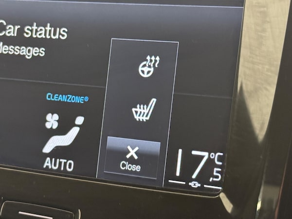 Used Volvo V90 Cross Country 2018 for sale - 75720317: Photo 45