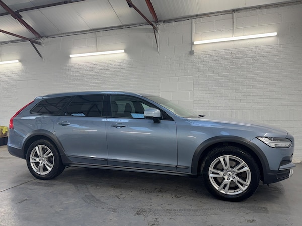 Used Volvo V90 Cross Country 2018 for sale - 75720317: Photo 4
